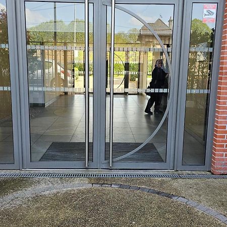 Entire Appartment, 2 Rooms Confortable At Creteil Bagian luar foto